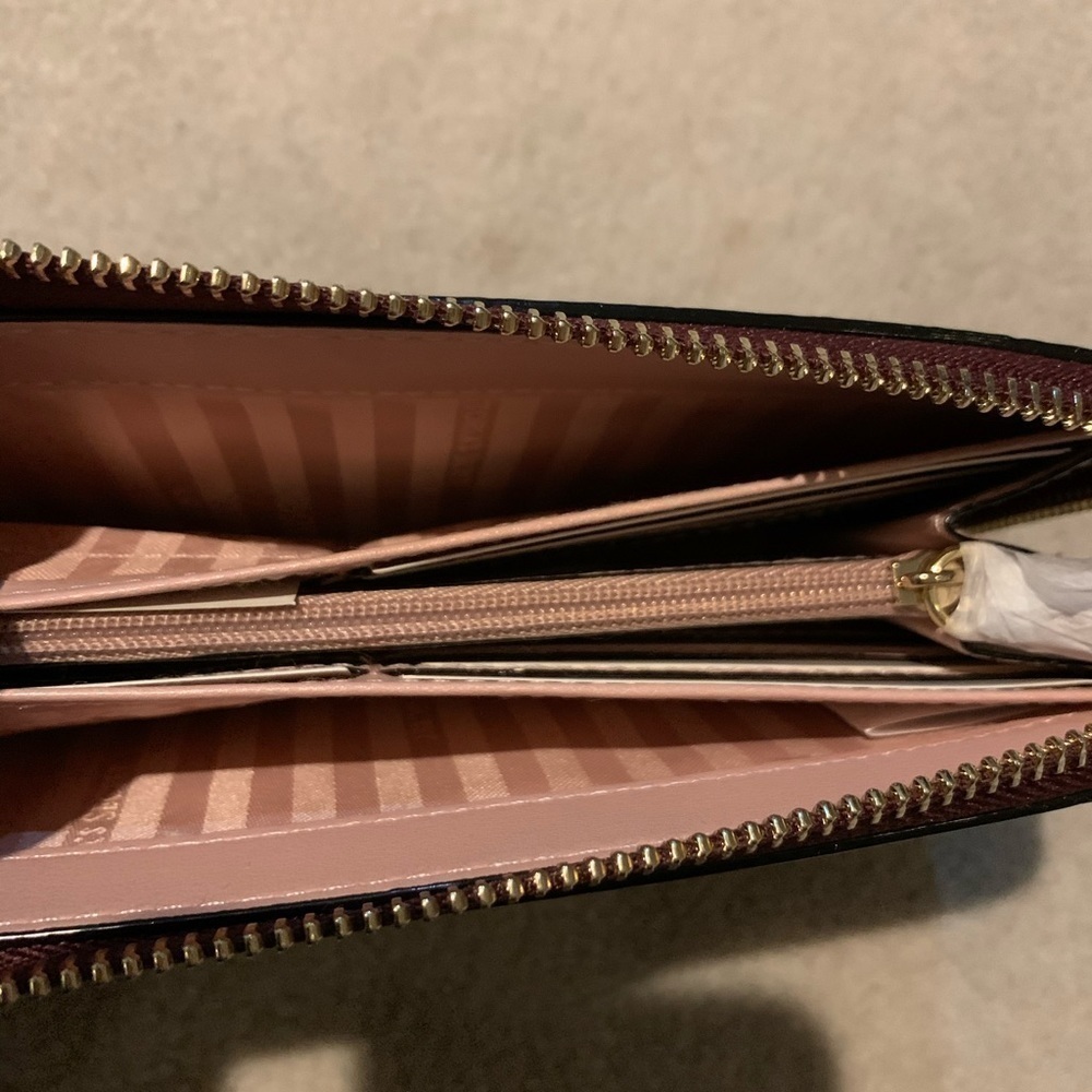 Nwt VICTORIA'S SECRET The Victoria Wallet - Picture 2 of 6